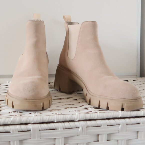Steve Madden Howler Beige Suede Chelsea Ankle Boots Lug Sole Fall Chunky Booties - Picture 5 of 16